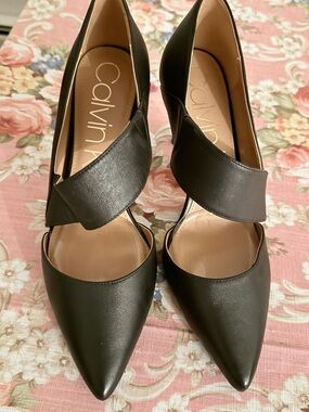 Calvin Klein Black Pointed Toe Pumps with Crossover Strap